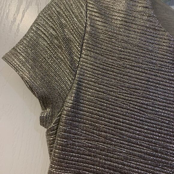 NWT Women’s Size 2💥Alice + Olivia💥Gold Luxe Metallic Finish Fitted Dress SEE - Picture 5 of 12